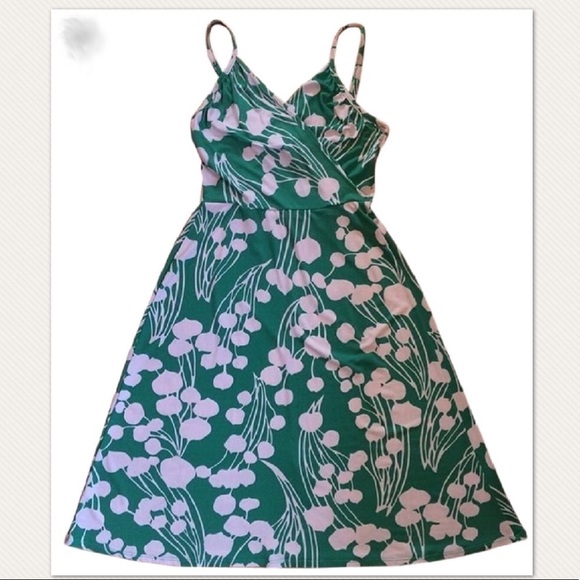 Dresses & Skirts - Dress 🍀